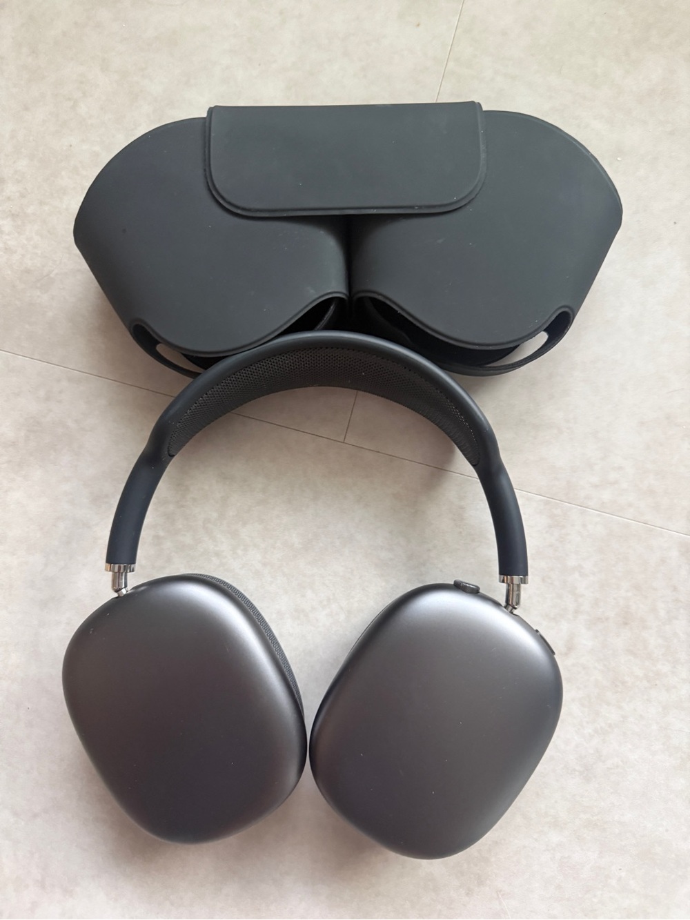 Apple AirPods Max Space Gray